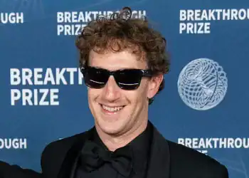 SANTA MONICA, CALIFORNIA - APRIL 05: Priscilla Chan and Mark Zuckerberg attend the 2025 Breakthrough Prize Ceremony at Barker Hangar on April 05, 2025 in Santa Monica, California. (Photo by Craig T Fruchtman/Getty Images)