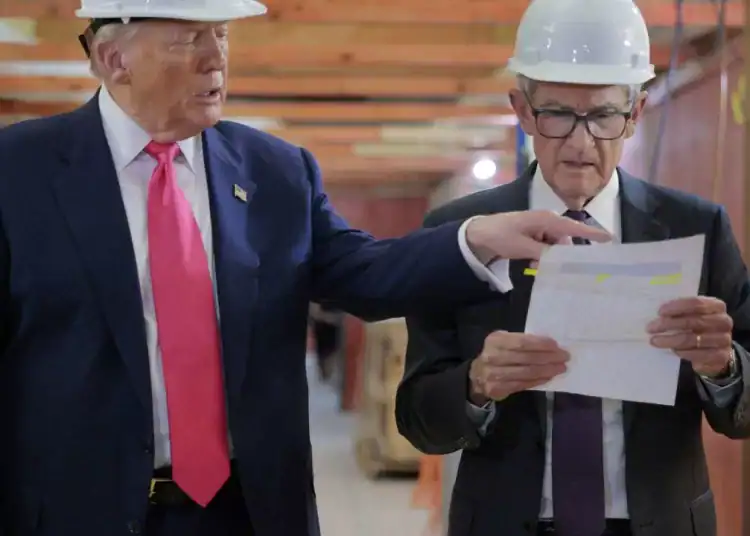 Trump y Powell Chocan por Gasto de la Fed y Presiones Sobre Tasas