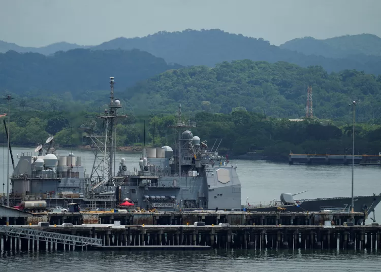 USS Lake Erie canal de Panamá