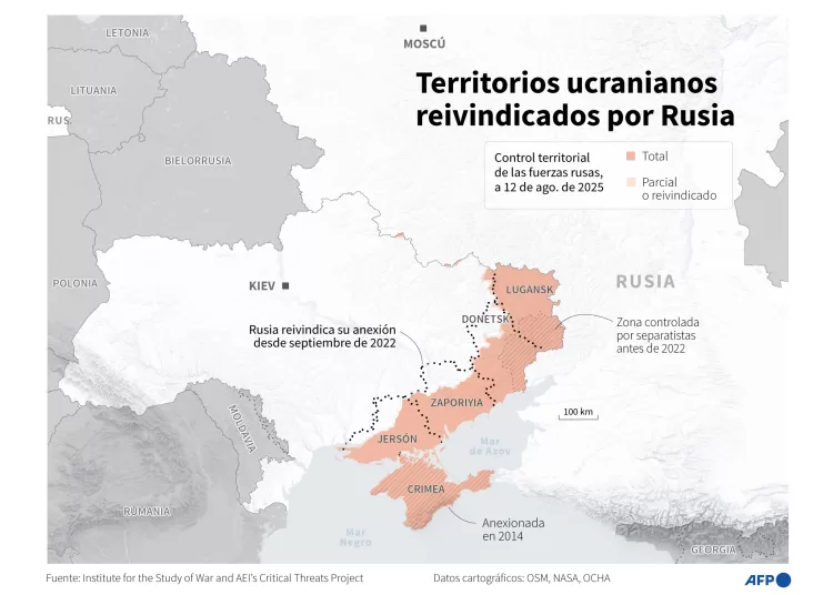 Mapa de Ucrania localizando los territorios reivindicados por Rusia en el país (Donetsk, Lugansk, Zaporiyia y Jersón) y Crimea (anexada en 2014), así como el avance de las tropas rusas, según datos del Instituto para el Estudio de la Guerra (ISW) y AEI's Critical Threats Project al 12 de agosto DE 2025 (Infografía de Guillermo RIVAS PACHECO y Jean-Michel CORNU / AFP)