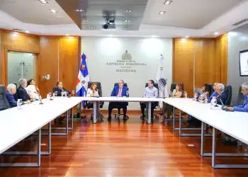 Ministro Magín Díaz Se Reúne Con Empresarios Para Dialogar Economía