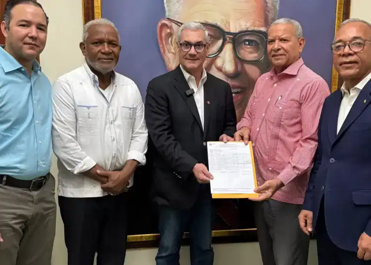 Gonzalo Castillo valida Comité de Base