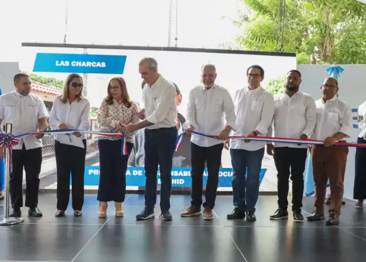 Abinader Inaugura Carreteras En La Sierra Con Inversión De RD$1,025 MM