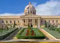 Palacio Nacional Neoclásico/Palacio Nacional en la ciudad capital Santo Domingo, República Dominicana, Hispaniola, Grandes Antillas, Caribe. (Foto de: Marica van der Meer/Arterra/Universal Images Group vía Getty Images)