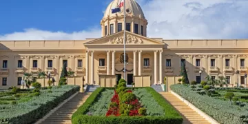 Palacio Nacional Neoclásico/Palacio Nacional en la ciudad capital Santo Domingo, República Dominicana, Hispaniola, Grandes Antillas, Caribe. (Foto de: Marica van der Meer/Arterra/Universal Images Group vía Getty Images)