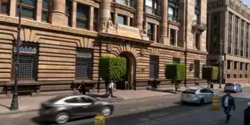The Bank of Mexico (Banxico) headquarters in Mexico City, Mexico, on Wednesday, Nov. 6, 2024. The Mexican peso, which is often seen as the currency most vulnerable to Trump's trade policies, trimmed losses after falling as much as 3.5% earlier  reaching its lowest since August 2022. Photographer: Stephania Corpi/Bloomberg via Getty Images