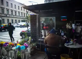A flower stand is in Buenos Aires, Argentina, on June 30, 2025, with temperatures of 0o. (Photo by Catriel Gallucci Bordoni/NurPhoto via Getty Images)