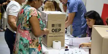 MADRID, SPAIN - AUGUST 17: Hundreds of people exercise their right to vote in Bolivia's General Elections 2025, at the Pipo Velasco Youth Center, on August 17, 2025, in Madrid, Spain. The citizens of Bolivia are called this Sunday to vote in presidential and legislative elections that, barring surprises, will mark a political turning point in a country dominated for almost two decades by the Movement Towards Socialism (MAS) that was once launched by Evo Morales and has been broken by fratricidal struggles. (Photo By Jesus Hellin/Europa Press via Getty Images)