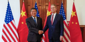 This handout photo obtained on September 15, 2025, from the US Treasury Department shows US Secretary of Treasury Scott Bessent (L) meeting with Chinese Vice Premiere He Lifeng (R) in Madrid, Spain, on September 14, 2025. The United States announced Monday a "framework" deal with China to resolve their dispute over TikTok that calls for the Chinese-owned app to pass to US-controlled ownerhip. US Treasury Secretary Scott Bessent announced the agreement after a second day of talks with Chinese Vice Premier He Lifeng in Madrid, which also includes discussions about the wider US-China trade dispute. (Photo by HANDOUT / US Treasury Department / AFP) / RESTRICTED TO EDITORIAL USE - MANDATORY CREDIT "AFP PHOTO /  US DEPARTMENT OF TREASURY / HANDOUT" - HANDOUT - NO MARKETING NO ADVERTISING CAMPAIGNS - DISTRIBUTED AS A SERVICE TO CLIENTS
