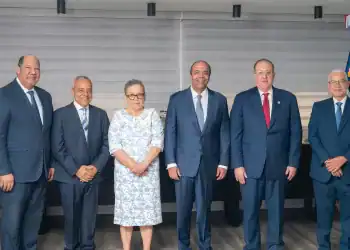 De izquierda a derecha: 1. Juan Pablo Portorreal, miembro 2. Miguel Vásquez, miembro 3. Miriam Germán Brito, vicepresidenta 4. Samuel Pereyra, presidente del consejo 5. Magín Díaz, miembro ex oficio 6. Wilson Rodríguez, miembro