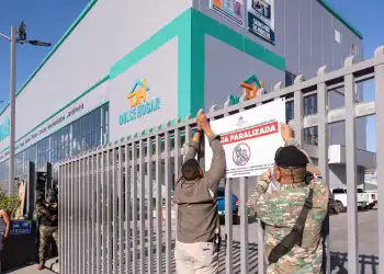 MIVED clausura naves y plazas comerciales
