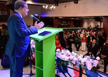 Leonel Fernández Promete Transformar RD En Capital Del Conocimiento Con RD 2044