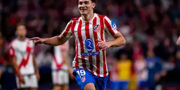 Julian Alvarez of Atletico de Madrid celebrates his goal during the LaLiga EA Sports football match between Atletico de Madrid and Rayo Vallecano at Estadio Riyadh Air Metropolitano in Madrid, Spain, on September 24, 2025. (Photo by Alberto Gardin/NurPhoto via Getty Images)