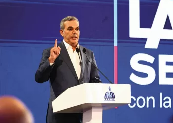 Abinader Advierte Consecuencias por Apagón en el Aeropuerto Las Américas