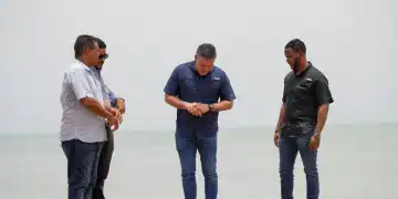 Jean Luis Rodríguez supervisa puertos y muelles tras paso de Melissa