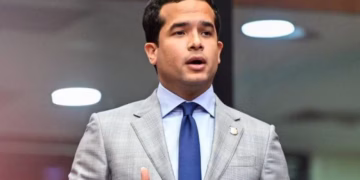 Omar Fernández Celebra Aprobación del Código Procesal Penal