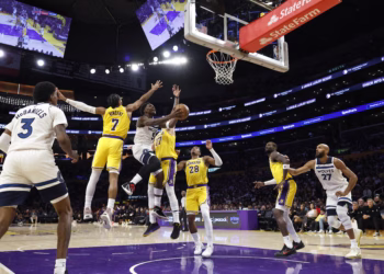 La NBA Aprueba la Venta Récord de los Lakers