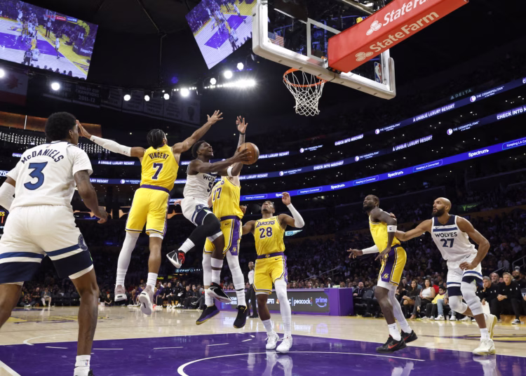 La NBA Aprueba la Venta Récord de los Lakers