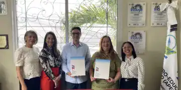 Jeannette Francisco, Directora de la Escuela Nacional para Sordos (ENAPSOR) | Lourdes Frías, Gerente de Relaciones Interinstitucionales y Mercado | José Taulé, Director de Finanzas y Administración| Salma Suero Arbaje, Directora Ejecutiva de la Asociación Pro-Educación del Sordo (APES)