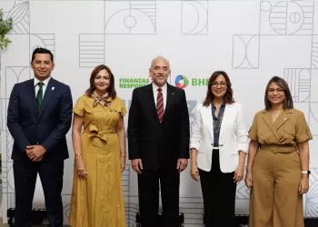 Julián Abril, Josefina González, Fidelio Arturo Despradel, Josefina Navarro y Kirssys Abreu