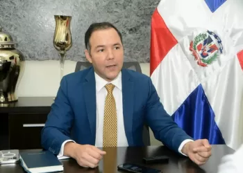 Johnny Pujols Advierte Retrocesos con el PRM y Apuesta por Renacer del PLD