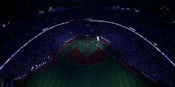 Blue Jays y Mariners Abren la Serie de Campeonato con Duelo de Titanes