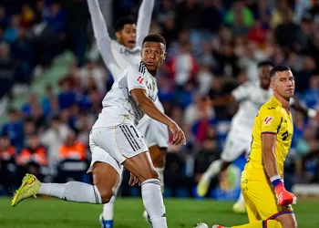 Mbappé Rescata al Real Madrid y lo Deja Líder Antes del Clásico