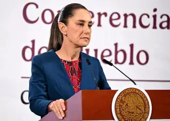 MEXICO CITY, MEXICO - OCTOBER 22: President of Mexico Claudia Sheinbaum speaks during the daily morning briefing at Palacio Nacional on October 22, 2025 in Mexico City, Mexico. (Photo by Aurora Martínez/ObturadorMX/Getty Images)
