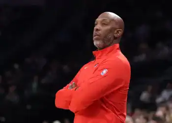 El entrenador en jefe de los Portland Trail Blazers, Chauncey Billups, se convirtió en la figura más destacada involucrada en una investigación federal sobre el juego ilegal cuando fue arrestado el jueves. ROB GRAY/AP