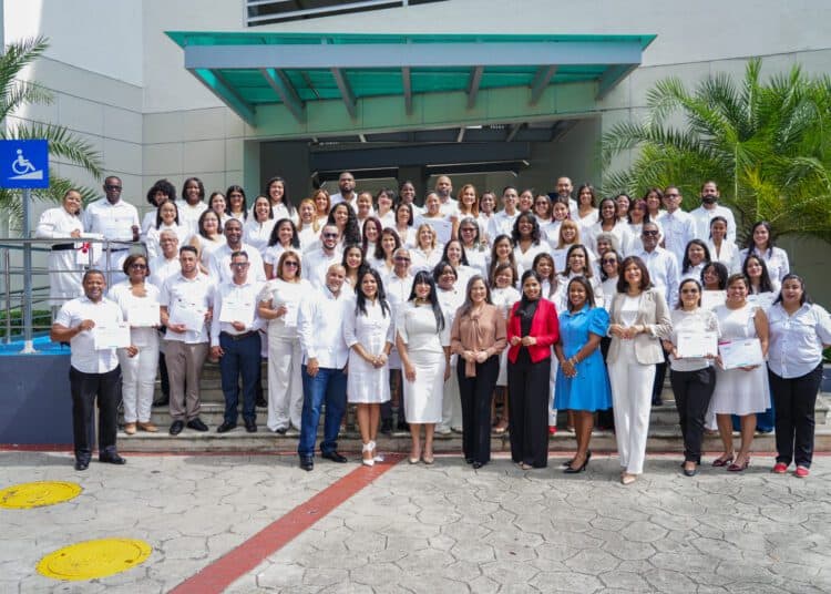 Asociación Cibao e INTEC gradúan a 129 representantes de ASFL en distintos programas formativos