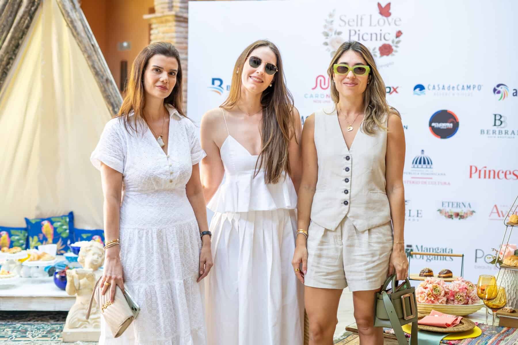 Claudia Nivar, Sabrina Hasbun y Nicole Diez