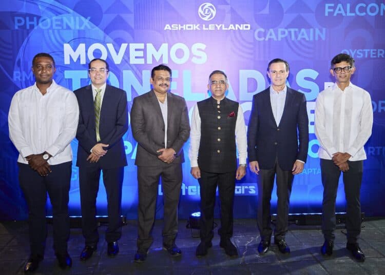 Keudilin Miranda, Miguel René de la Cruz, Senthil Kumar, Vikram Singh Thakur, Kishan Dan Dewal, Juan Tomás Diaz y Arup K. Saha