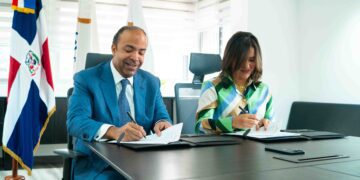 Refidomsa y Nature Power impulsan agua y saneamiento solar en Azua