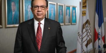 Gobernador del BC, Héctor Valdez Albizu