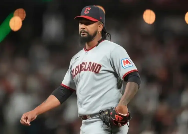 El pitcher Emmanuel Clase de los Guardians durante un juego de la MLB. Créditos: AP