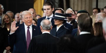 Ceremonia - Juramento - 60a ceremonias inaugurales para Donald J. Trump - 20 de enero de 2025 (Foto de Ike Hayman/ Fotógrafo oficial de la casa)