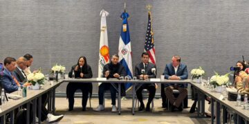 Ministerio de Turismo y Arajet anuncian la tercera ruta diaria a Nueva York de la aerolínea a partir de primavera