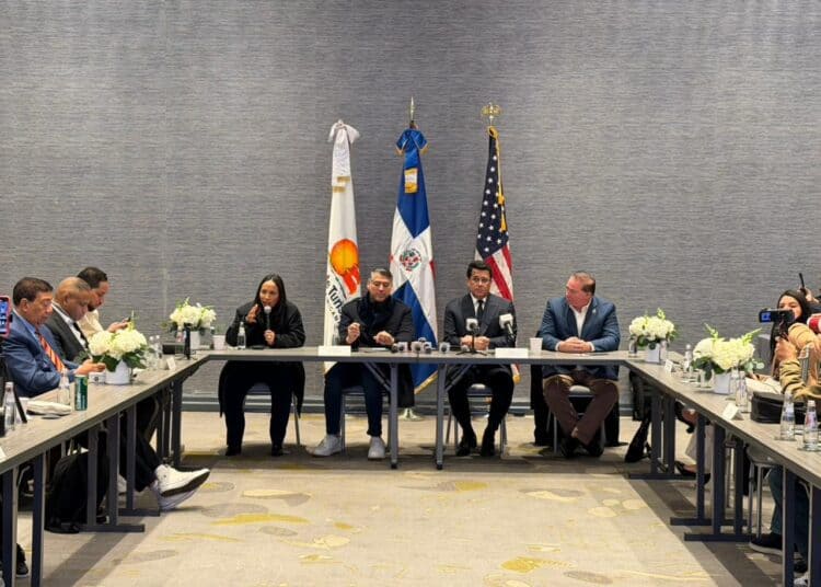 Ministerio de Turismo y Arajet anuncian la tercera ruta diaria a Nueva York de la aerolínea a partir de primavera