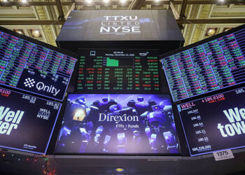 Señalización de Direxion en el piso de la Bolsa de Valores de Nueva York (NYSE) en Nueva York, EE. UU., el lunes 22 de diciembre de 2025. La semana acortada por las vacaciones comenzó con ganancias en las acciones en medio de un amplio avance que vio una continuación del impulso alcista en Wall Street. Fotógrafo: Michael Nagle/Bloomberg vía Getty Images