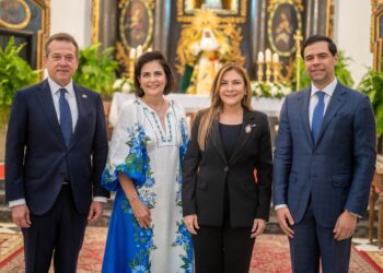 Ito Bisonó, María Amalia León, Carolina Mejía y Roberto Ángel Salcedo