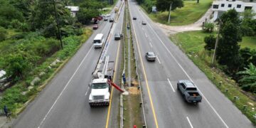 Iluminación Autopista 6 de Noviembre