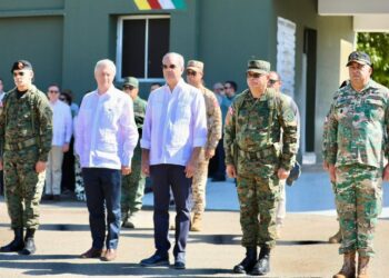 Ministro de Defensa presenta avances de la verja perimetral inteligente al presidente Abinader y al presidente electo de Chile, José Antonio Kast