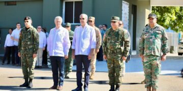 Ministro de Defensa presenta avances de la verja perimetral inteligente al presidente Abinader y al presidente electo de Chile, José Antonio Kast