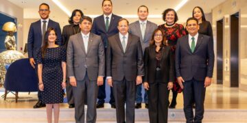 Michael Caraballo, Rosa Romero, Guillermo Méndez, Steven Puig, Josefina Navarro, Ariel Pérez, Andrés Abbott.