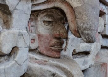 México Revela Tumba Zapoteca De 1,400 Años Con Escultura Ritual De Búho