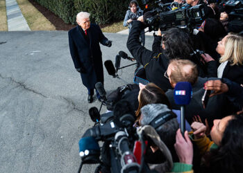 WASHINGTON, DC 16 de enero: EE. UU. El presidente Donald Trump habla a la prensa en el césped sur de la Casa Blanca el viernes 16 de enero de 2026. (Foto de Demetrius Freeman/The Washington Post a través de Getty Images)