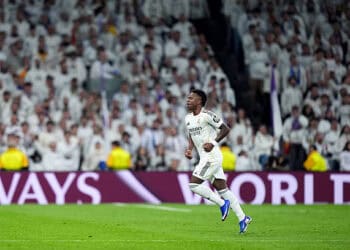 MADRID, ESPAÑA - 20 DE ENERO: Vinicius Junior del Real Madrid celebra el quinto gol de su equipo durante el partido de la Liga de Campeones 2025/26 Fase MD7 entre el Real Madrid C.F. y el AS Mónaco en el Estadio Santiago Bernabéu el 20 de enero de 2026 en Madrid, España. (Foto de Ángel Martínez/Getty Images)