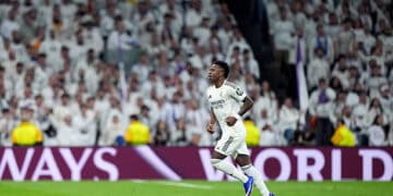MADRID, ESPAÑA - 20 DE ENERO: Vinicius Junior del Real Madrid celebra el quinto gol de su equipo durante el partido de la Liga de Campeones 2025/26 Fase MD7 entre el Real Madrid C.F. y el AS Mónaco en el Estadio Santiago Bernabéu el 20 de enero de 2026 en Madrid, España. (Foto de Ángel Martínez/Getty Images)