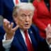 El presidente de los Estados Unidos, Donald Trump, habla durante un anuncio en la Oficina Oval de la Casa Blanca en Washington, DC, EE. UU., el jueves 29 de enero de 2026. Trump firmó una orden ejecutiva para establecer la "Gran Iniciativa de Recuperación Estadounidense de la Casa Blanca", que busca coordinar una respuesta federal a la adicción a las drogas y al abuso de sustancias. Fotógrafo: Aaron Schwartz/CNP/Bloomberg vía Getty Images