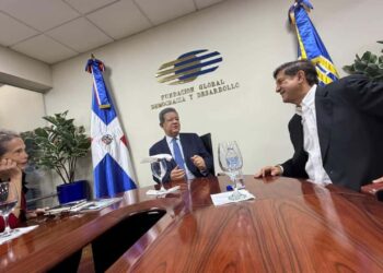 Leonel Fernández Y Julia Álvarez: Un Encuentro En Torno Al Cine Y La Cultura Dominicana